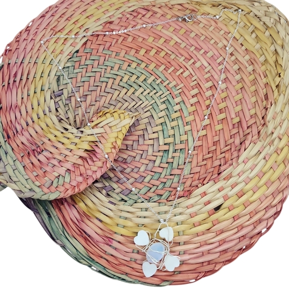 Silver Plated Mother of Pearl Heart Opal Cabochon Necklace - Picture 3 of 8